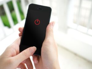 El silencio como forma de resistencia: filosofía del retiro, la contemplación y el no hacer